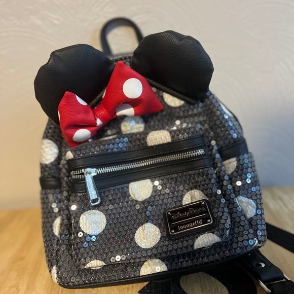 Disney Loungefly Minnie Mouse sequined polka-dot black/red - Picture 1 of 4